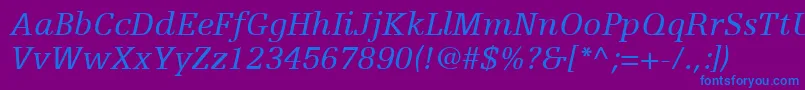 Czcionka EgyptienneFLt56Italic – niebieskie czcionki na fioletowym tle