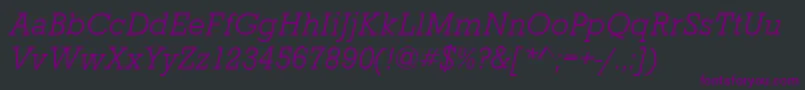 フォントStaffordLightItalic – 黒い背景に紫のフォント