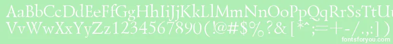 Czcionka LazurskyPlain.001.001 – białe czcionki na zielonym tle