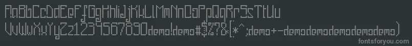 Fonte PixelankyCeDemo – fontes cinzas em um fundo preto