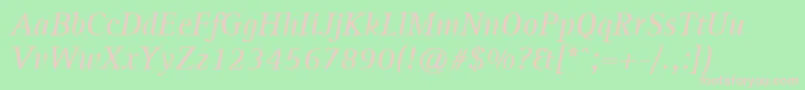 AgfarotisserifItalic-fontti – vaaleanpunaiset fontit vihreällä taustalla